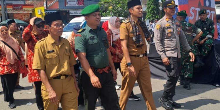 Ikuti Pawai Ta’aruf TQ_41 di Kabupaten Lebak, Camat Bayu Hediayana Berharap Menjadi Ajang Perkuat Silaturahmi